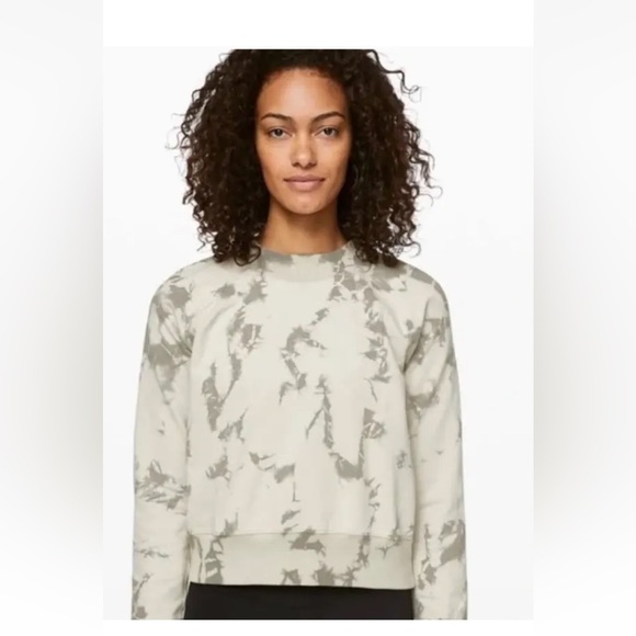 Womens Lululemon Sz 6 Sweatshirt Crop Gray Cement Ready To Roll Crew Shibori - Picture 1 of 7